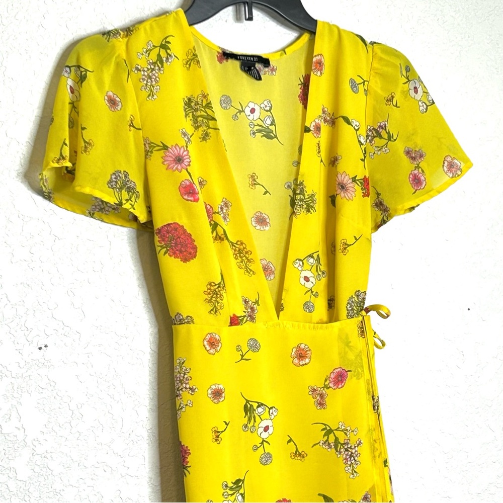 Forever 21 Yellow Floral Wrap Dress Size Small - Picture 3 of 6